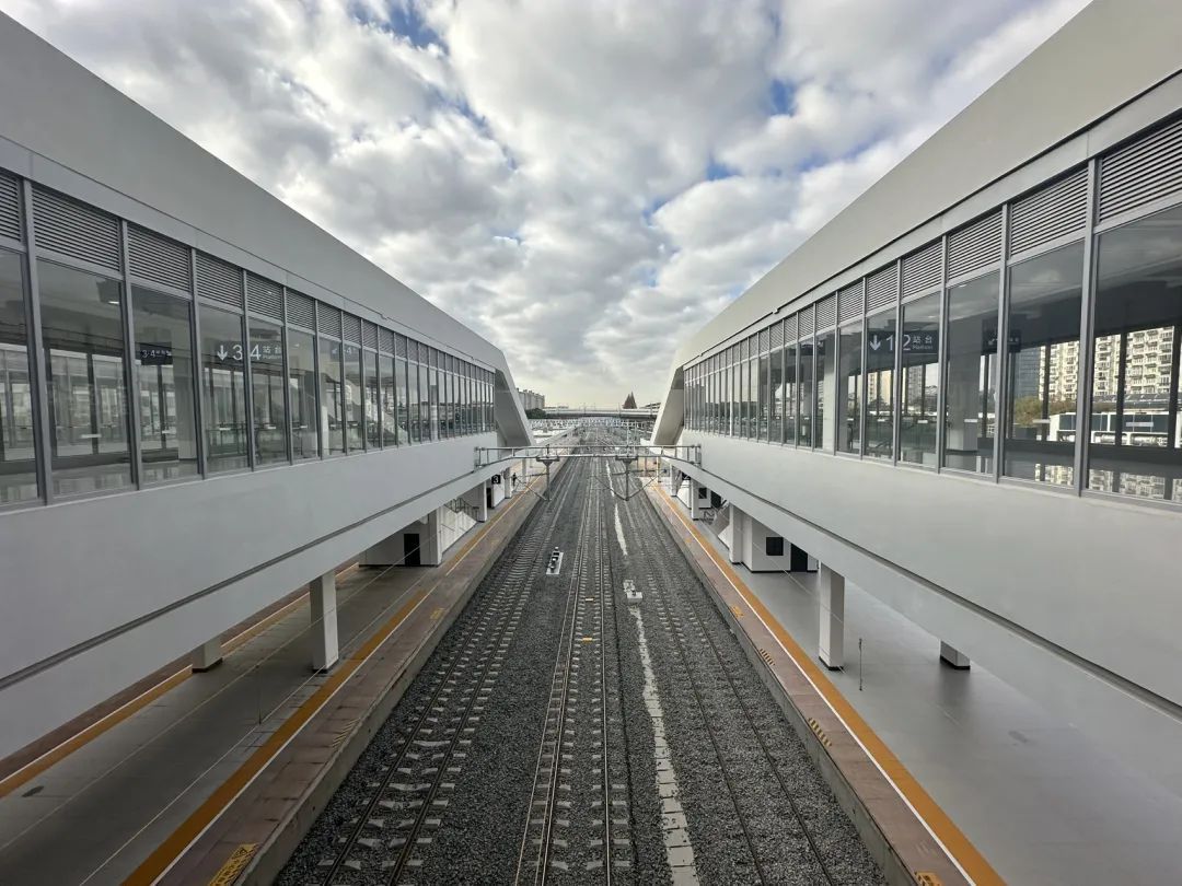 1736124430670.jpg 莘莊站1.jpg